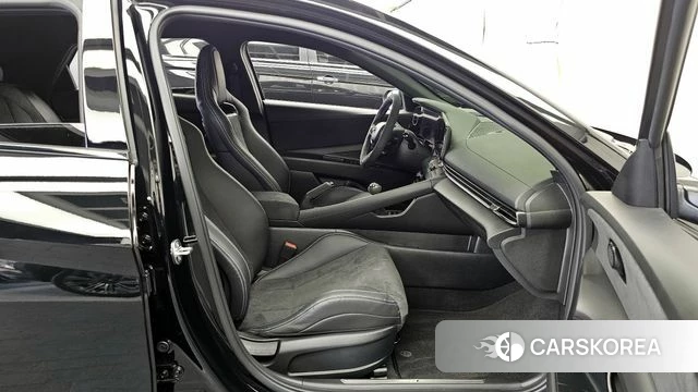 Hyundai The New Avante (CN7) 2024 Черный из Кореи, фото 2