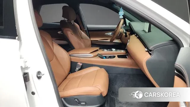 Genesis GV70 2023 Белый из Кореи, фото 2