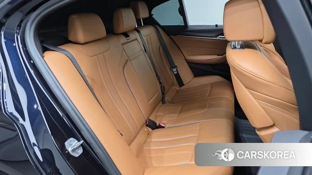 BMW 5 Series (G30) 2022 Черный из Кореи, фото 2