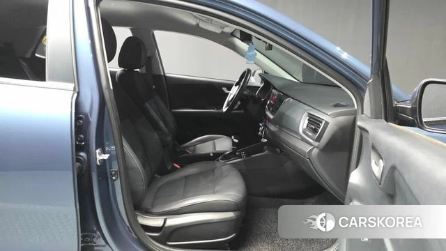 Kia Stonic 2018 Синий из Кореи, фото 2