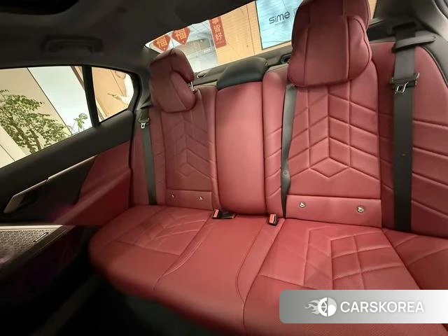 BMW 5 series 2024 Белый из Китая, фото 2