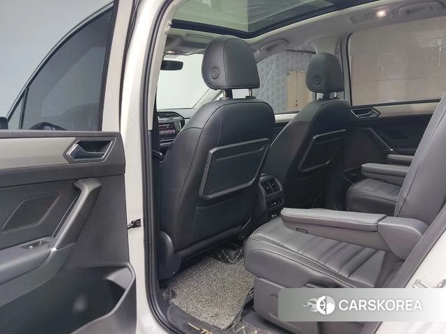 Volkswagen Touran L 2022 Белый из Китая, фото 2
