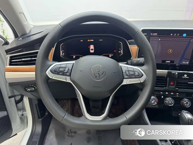 Volkswagen Bora 2023 Белый из Китая, фото 2
