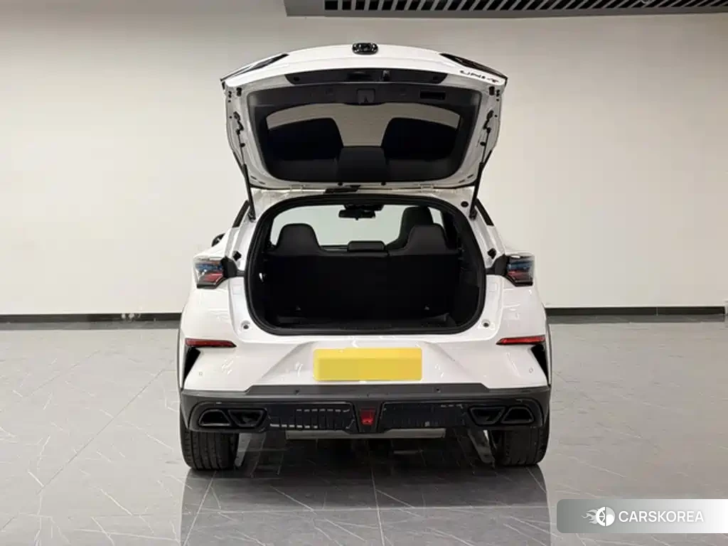 Chang'an UNI-T 2023 Белый из Китая, фото 2