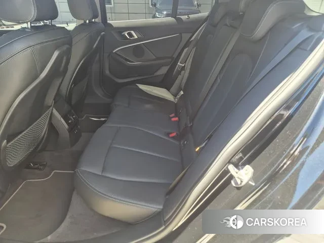 BMW 1 Series (F40) 2022 Черный из Кореи, фото 2