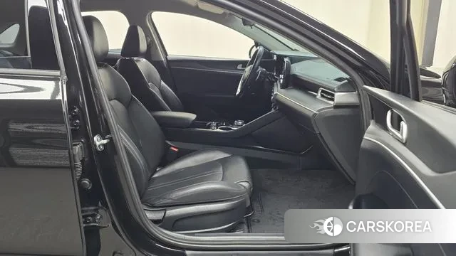 Kia K5 3rd generation 2023 Черный из Кореи, фото 2