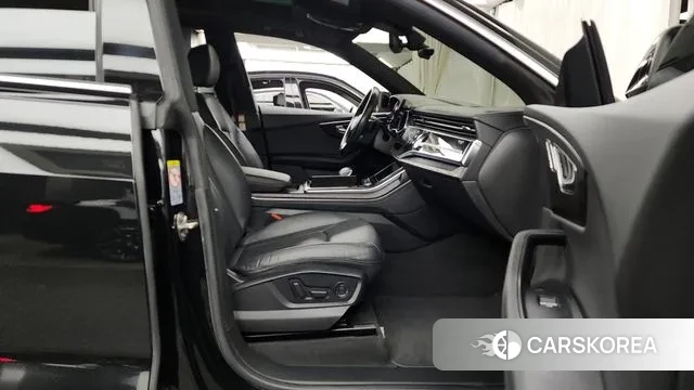 Audi Q8 (4M) 2022 Черный из Кореи, фото 2