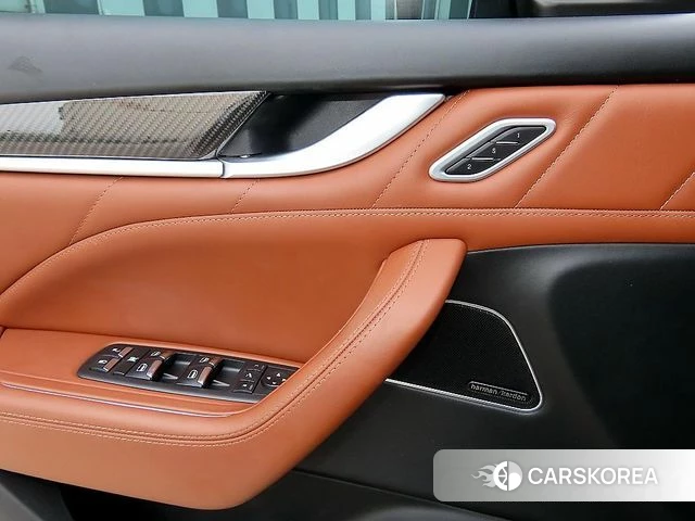 Maserati Levante 2019 Черный из Кореи, фото 2