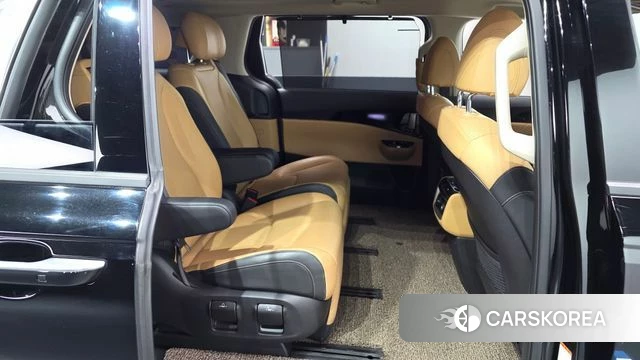 Kia Carnival 4th generation 2022 Черный из Кореи, фото 2