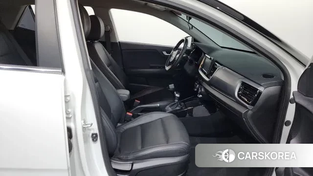 Kia Stonic 2018 Белый из Кореи, фото 2