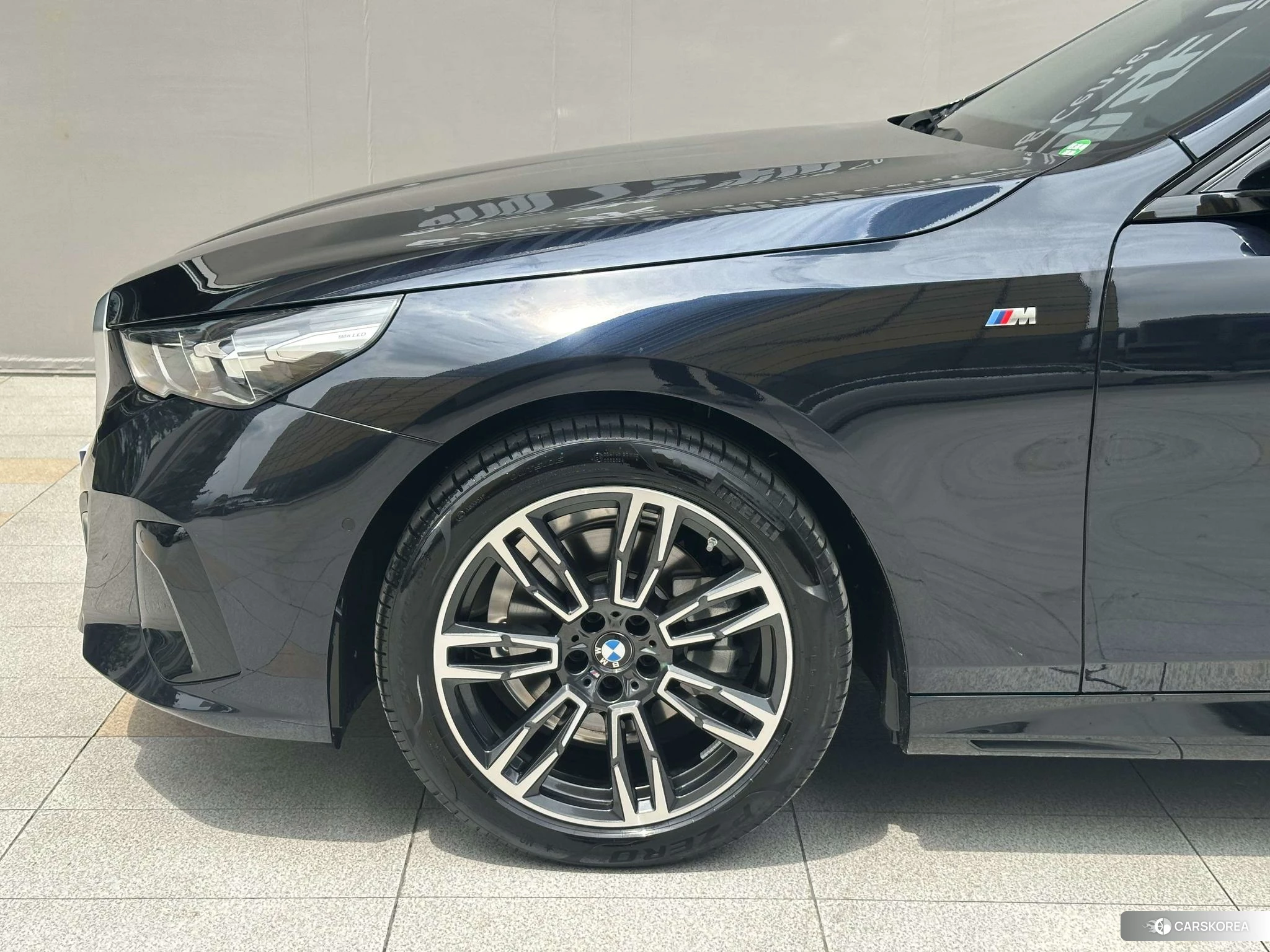 BMW 5 series (imported) 2024 Черный из Китая, фото 2