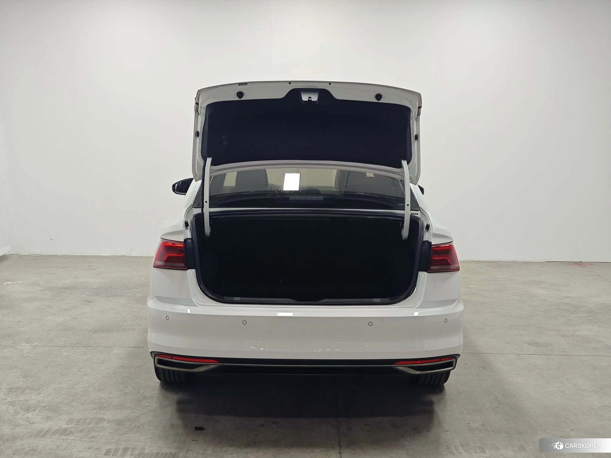 Volkswagen Bora 2020 Белый из Китая, фото 2