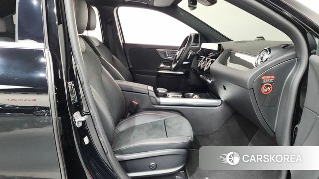 Mercedes-Benz GLA - Class H247 2023 Черный из Кореи, фото 2