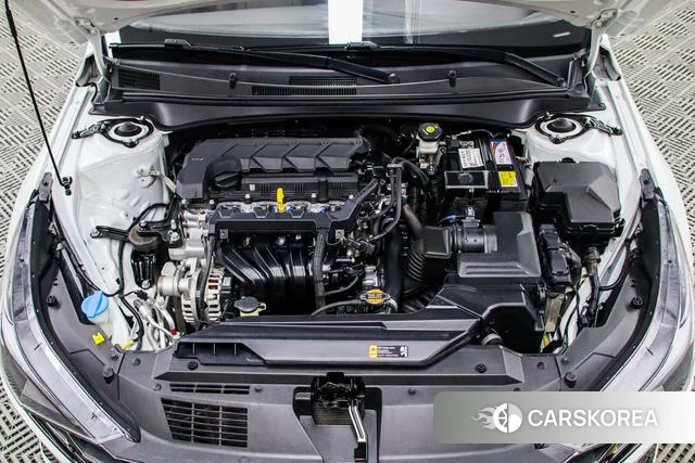 Hyundai Elantra 2022 Белый из Китая, фото 2