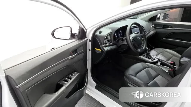 Hyundai Avante AD 2018 Белый из Кореи, фото 2