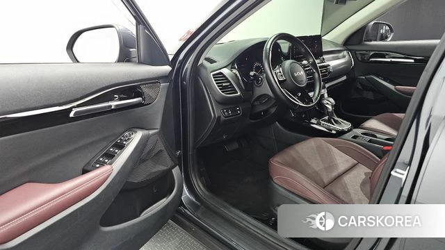 Kia Seltos 2022 Серый из Кореи, фото 2