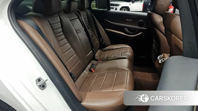 Mercedes-Benz E-Class W213 2020 Белый из Кореи, фото 2