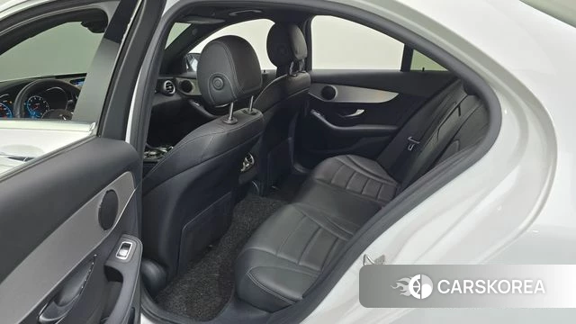 Mercedes-Benz C-Class W205 2021 Белый из Кореи, фото 2
