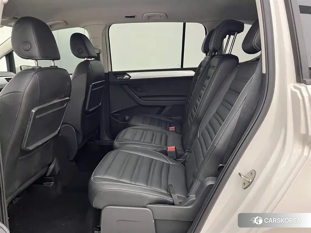 Volkswagen Touran 2021 Белый из Китая, фото 2