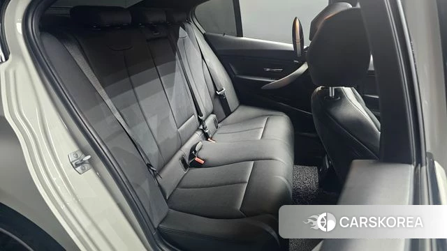 BMW 3 Series (F30) 2018 Белый из Кореи, фото 2