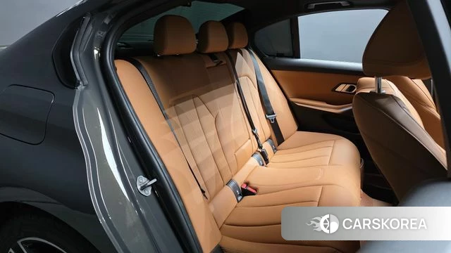 BMW 3 Series (G20) 2025 Серебристо-серый из Кореи, фото 2