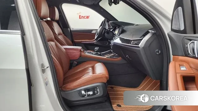 BMW X7 (G07) 2021 Белый из Кореи, фото 2