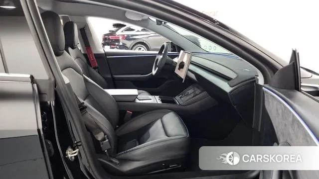 Tesla Model 3 2024 Черный из Кореи, фото 2