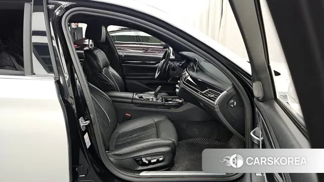 BMW 7 Series (G11) 2019 Белый из Кореи, фото 2