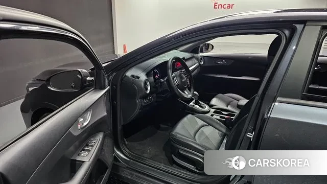 Kia The New K3 2nd generation 2022 Серый из Кореи, фото 2