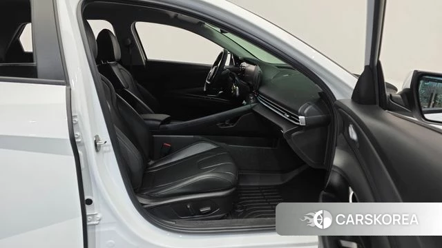 Hyundai The New Avante (CN7) 2023 Белый из Кореи, фото 2