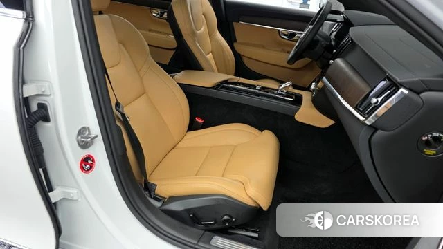 Volvo S90 2024 Белый из Кореи, фото 2