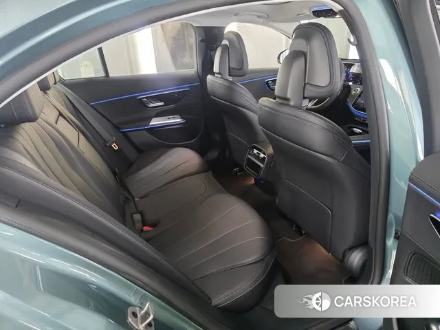 Mercedes-Benz E-Class W214 2025 Цвет галактики из Кореи, фото 2