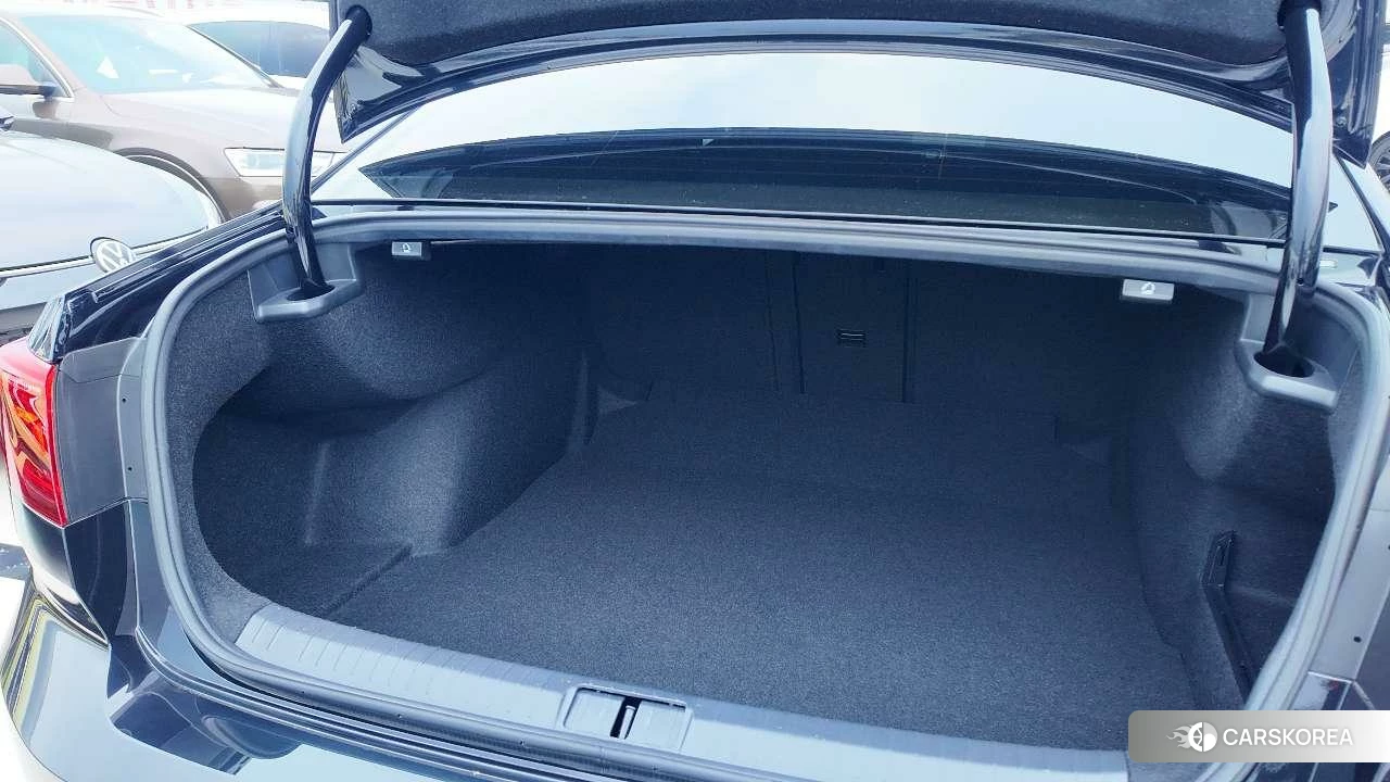Volkswagen Magotan 2022 Черный из Китая, фото 2