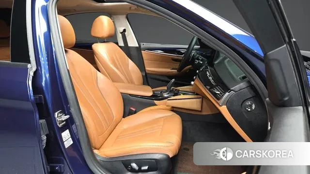 BMW 5 Series (G30) 2018 Синий из Кореи, фото 2