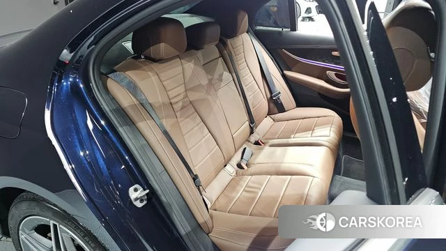 Mercedes-Benz E-Class W213 2023 Синий из Кореи, фото 2