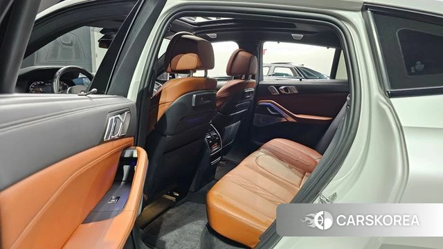 BMW X6 (G06) 2023 Белый из Кореи, фото 2
