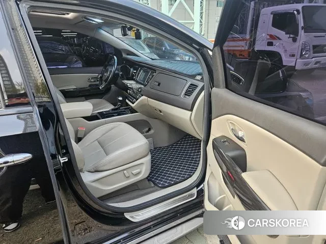 Kia All New Carnival 2018 Черный из Кореи, фото 2