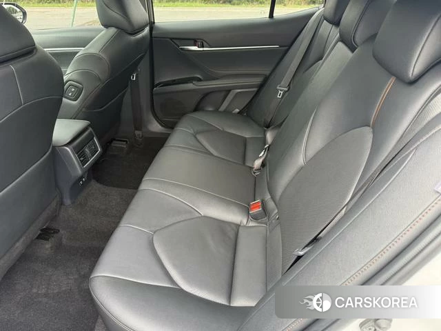 Toyota Camry 2021 Белый из Китая, фото 2