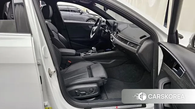 Audi A4 (B9) 2022 Белый из Кореи, фото 2