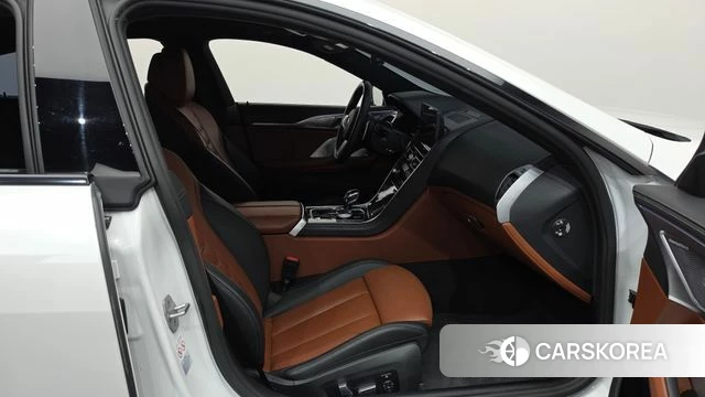 BMW 8 Series (G15) 2024 Белый из Кореи, фото 2