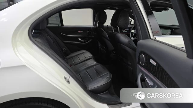 Mercedes-Benz E-Class W213 2023 Белый из Кореи, фото 2