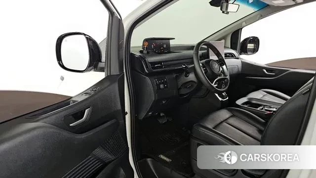 Hyundai Staria 2023 Белый из Кореи, фото 2