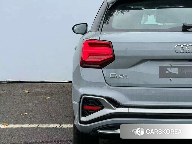 Audi Q2L 2025 Темно-серый из Китая, фото 2