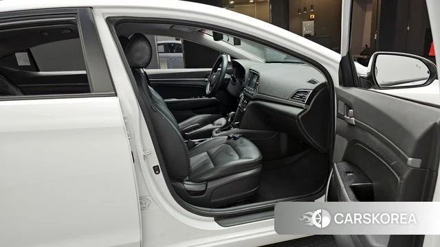 Hyundai Avante AD 2018 Белый из Кореи, фото 2