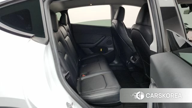 Tesla Model Y 2023 Белый из Кореи, фото 2