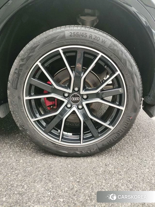 Audi Q5L 2025 Черный из Китая, фото 2