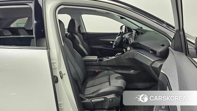 Peugeot 3008 second generation 2020 Белый из Кореи, фото 2