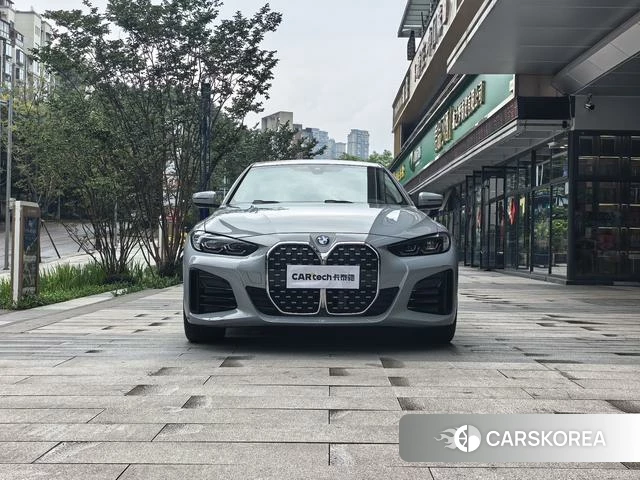 BMW 4 series 2023 Темно-серый из Китая, фото 2