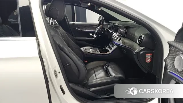 Mercedes-Benz E-Class W213 2020 Белый из Кореи, фото 2