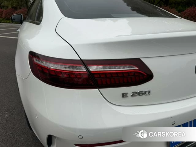 Mercedes-Benz E-class (imported) 2021 Белый из Китая, фото 2